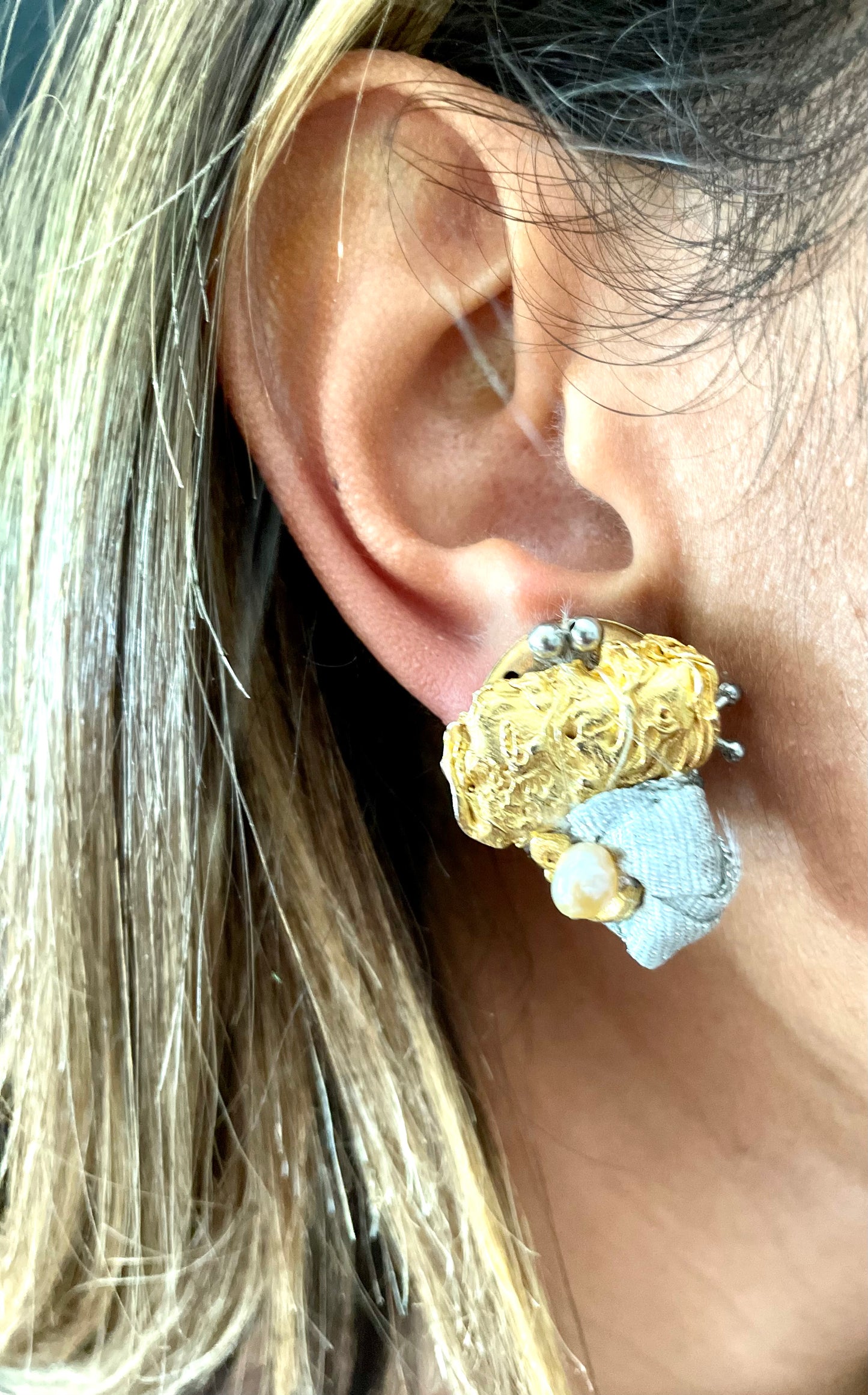 SOLEN clip-on earrings