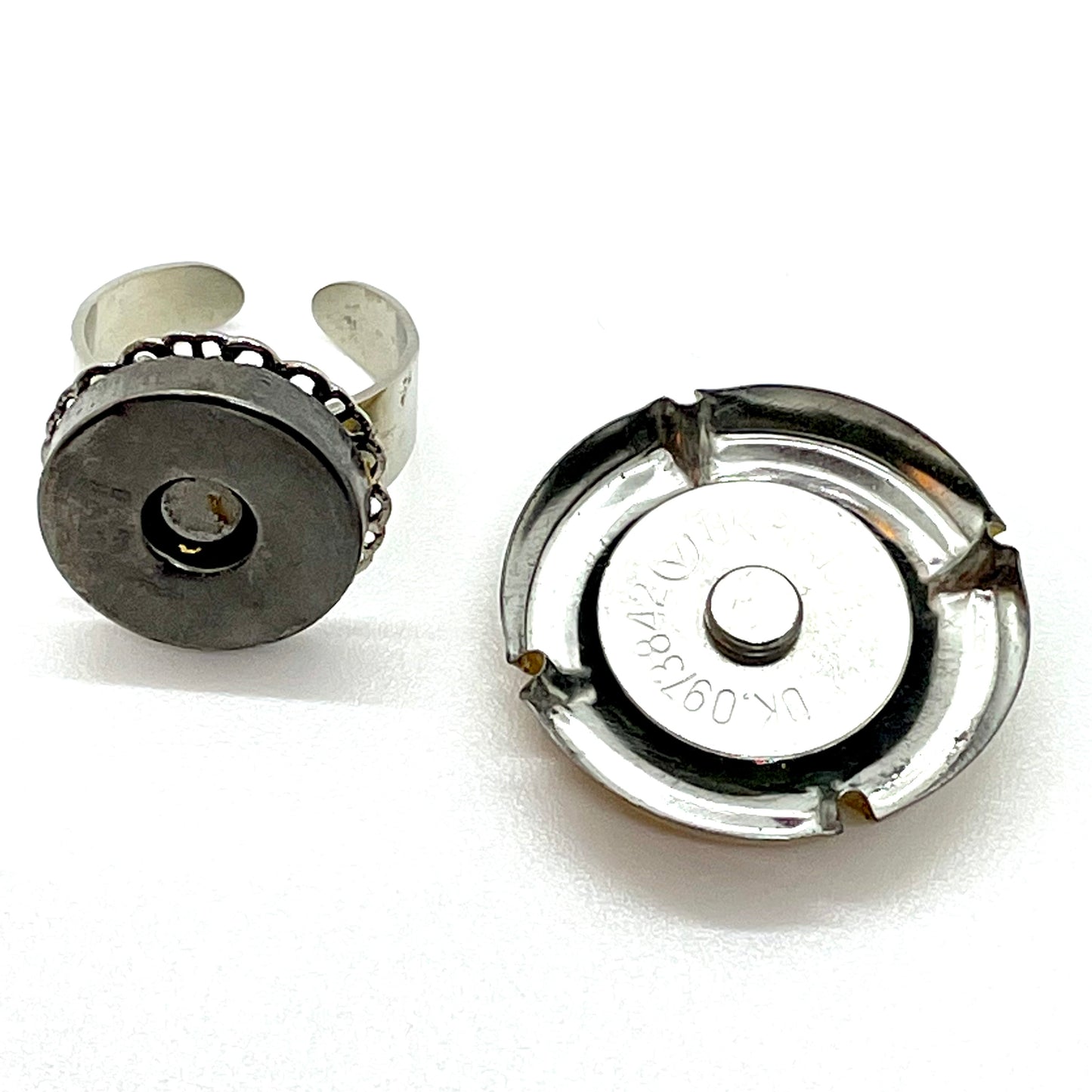 Adjustable golden CAPSULE ring