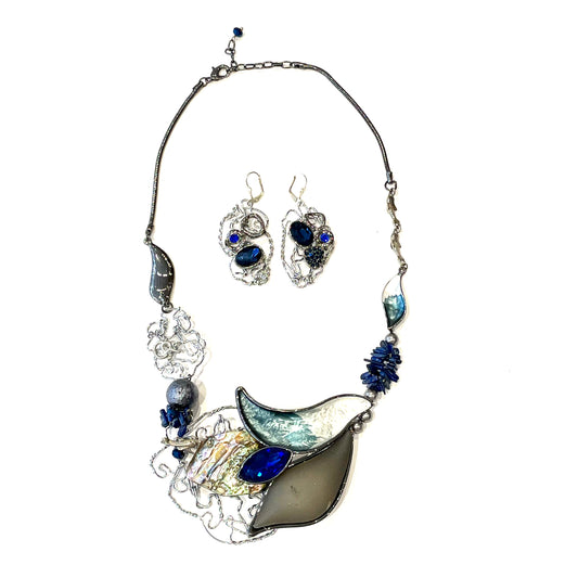 BLUENO necklace and matching earrings set